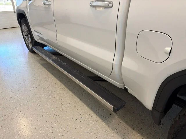 Used 2023 White GMC Denali image 7