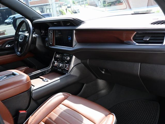 2024 GMC Yukon Denali Ultimate - Photo 8