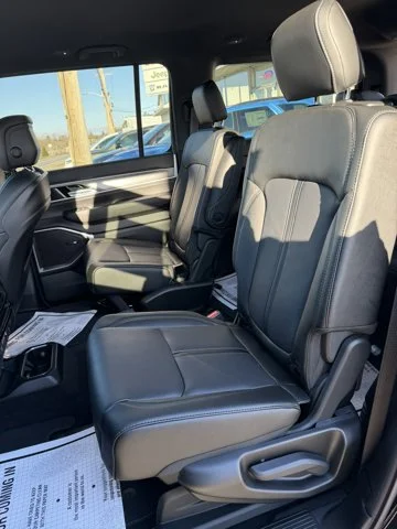 New 2026 High Gloss Black Exterior Paint Jeep Limited Altitude image 15