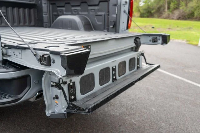 Used 2025  GMC AT4 image 11