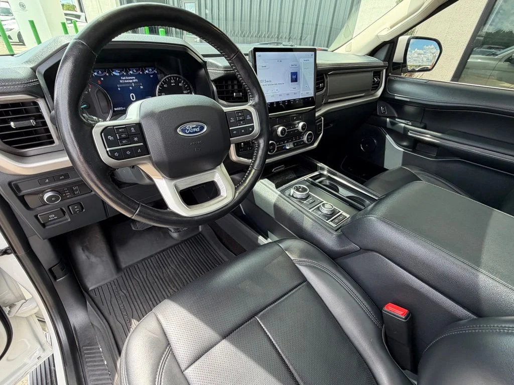 Used 2022 White Ford XLT image 11
