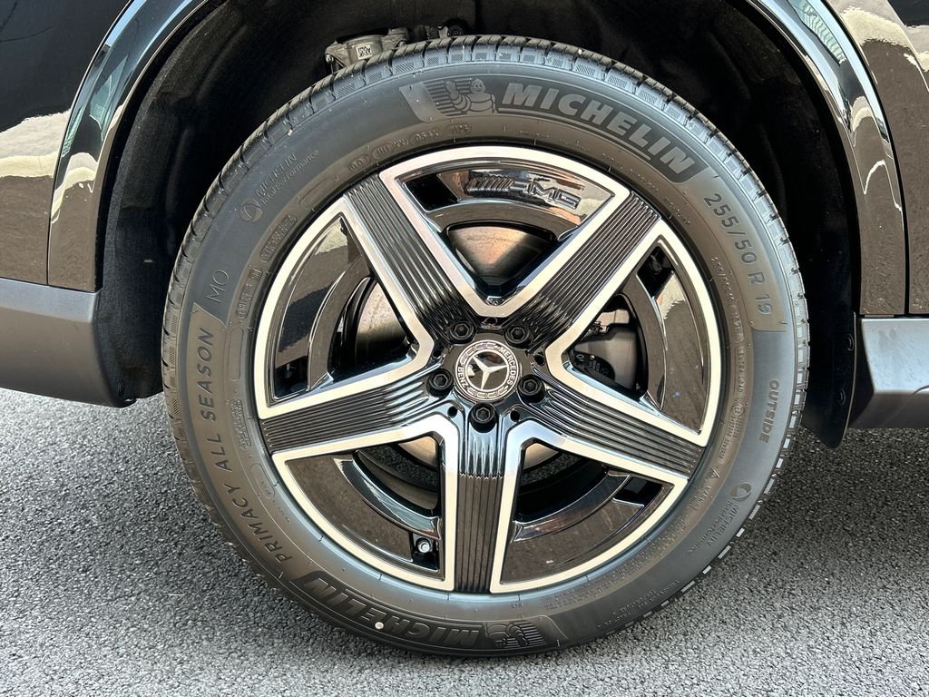 New 2026 Black Mercedes-Benz GLC 300 image 34