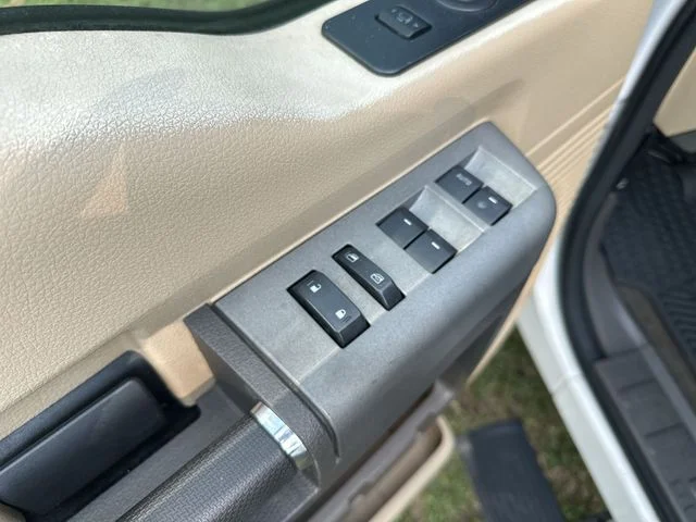 Used 2012 White Ford Lariat image 14
