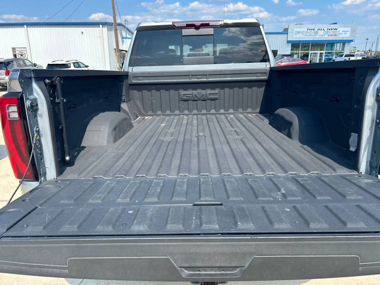 Used 2024 Sterling Metallic GMC SLT image 7