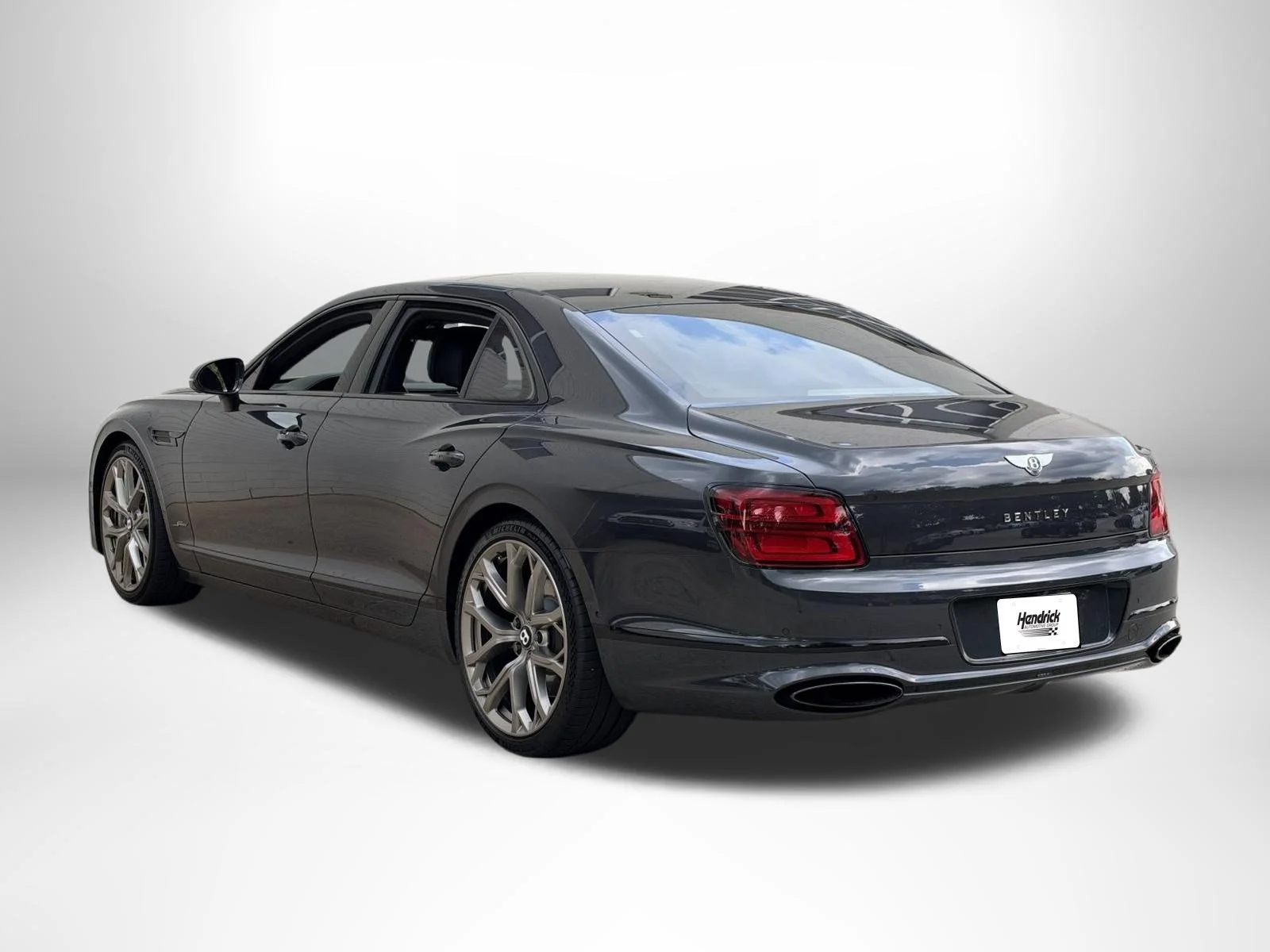 Used 2023 Beluga Bentley Mulliner W12 image 3