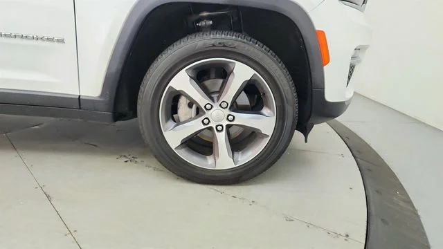 Used 2023 White Jeep Limited image 25