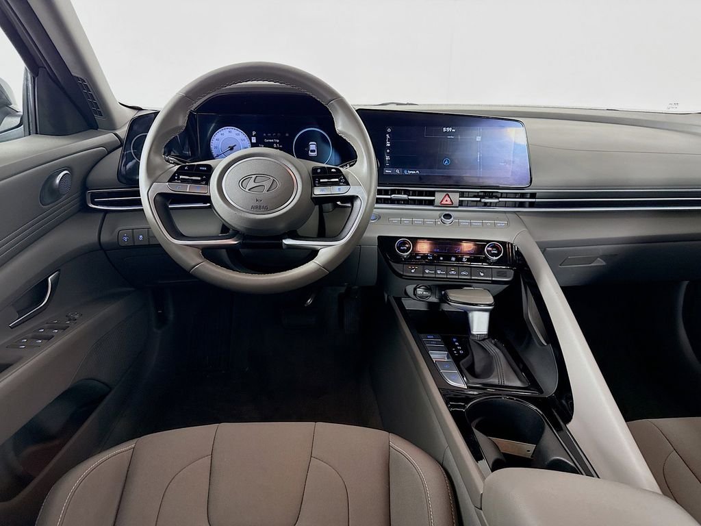 2025 Hyundai Elantra SEL - Photo 20