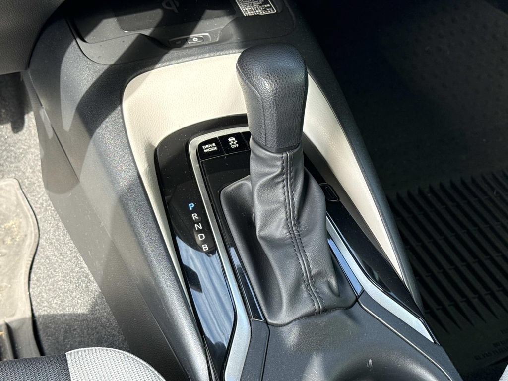 Used 2025  Toyota Hybrid LE image 15