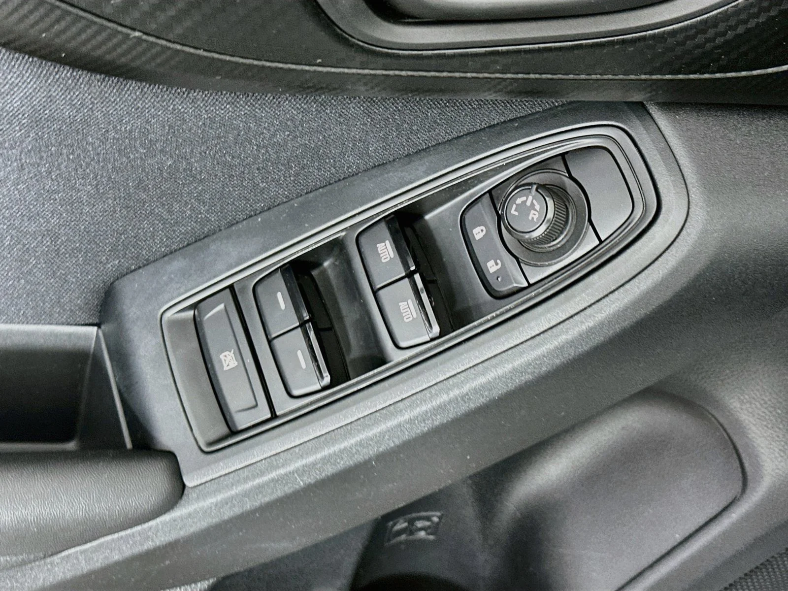 Used 2019 Ice Silver Metallic Subaru 2.0i image 17