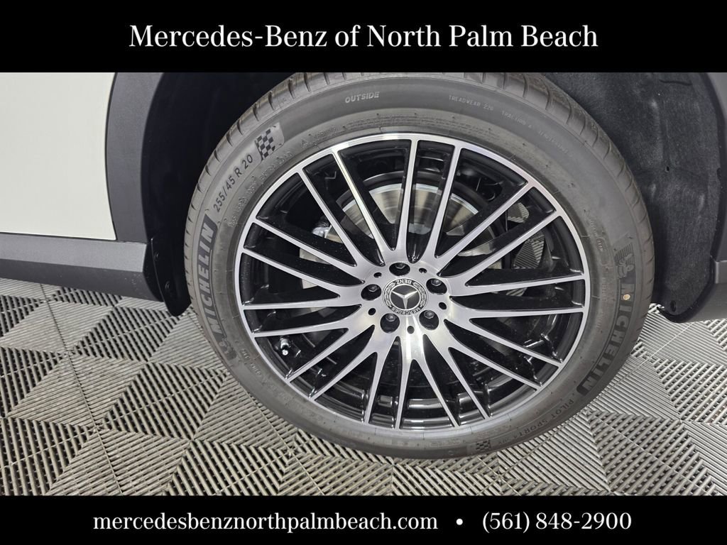 New 2026 Polar White Mercedes-Benz GLC 300 image 32