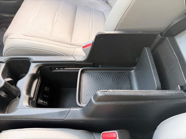Certified Used 2017 Silver Honda Touring image 18