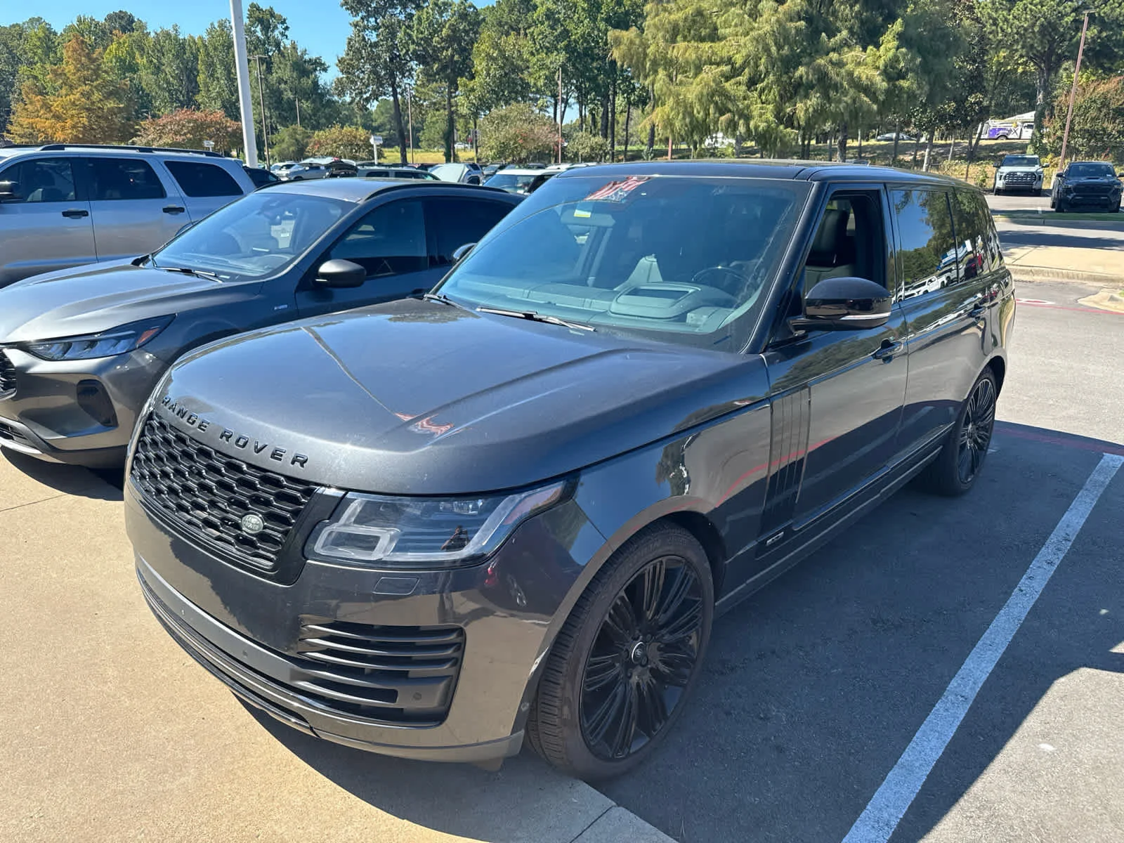 Used 2019 Flux Grey Ultra Metallic Satin Land Rover  image 2