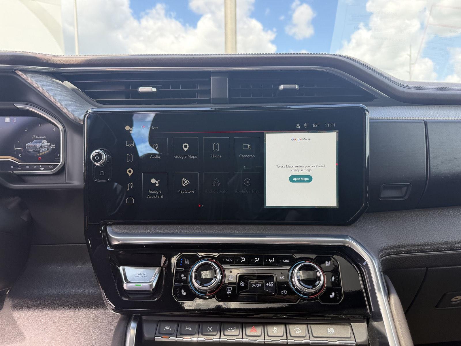 Used 2023 White Frost Tricoat GMC Denali image 26