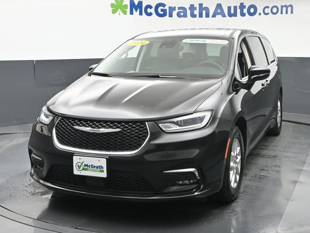 Used 2024 Black Chrysler Touring L image 21