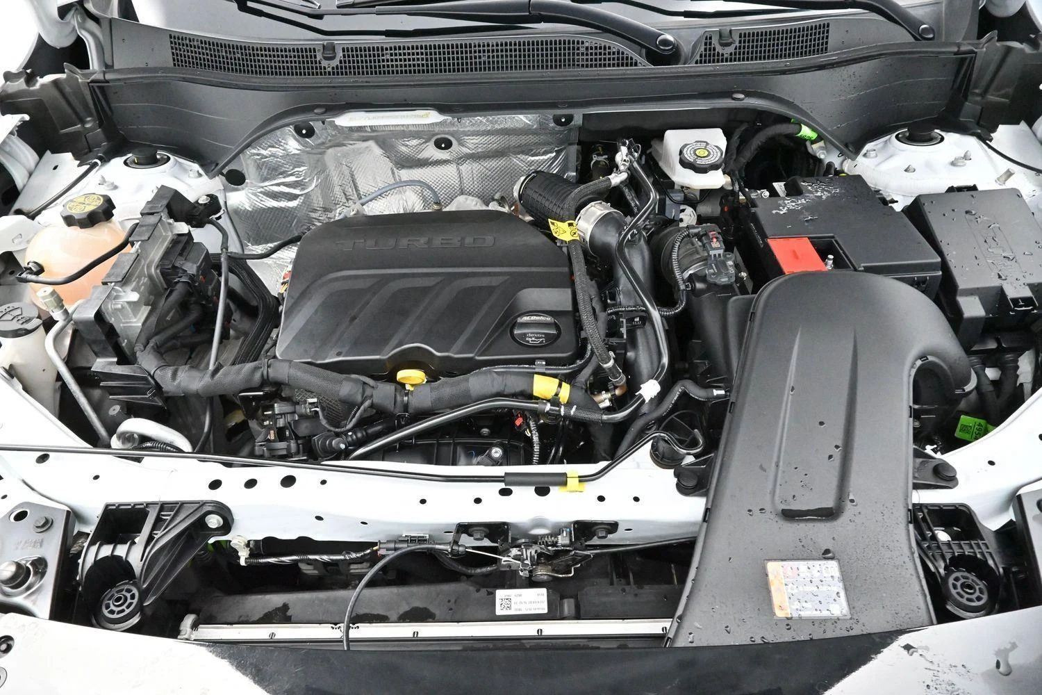 Used 2025 Summit White Chevrolet ACTIV image 34