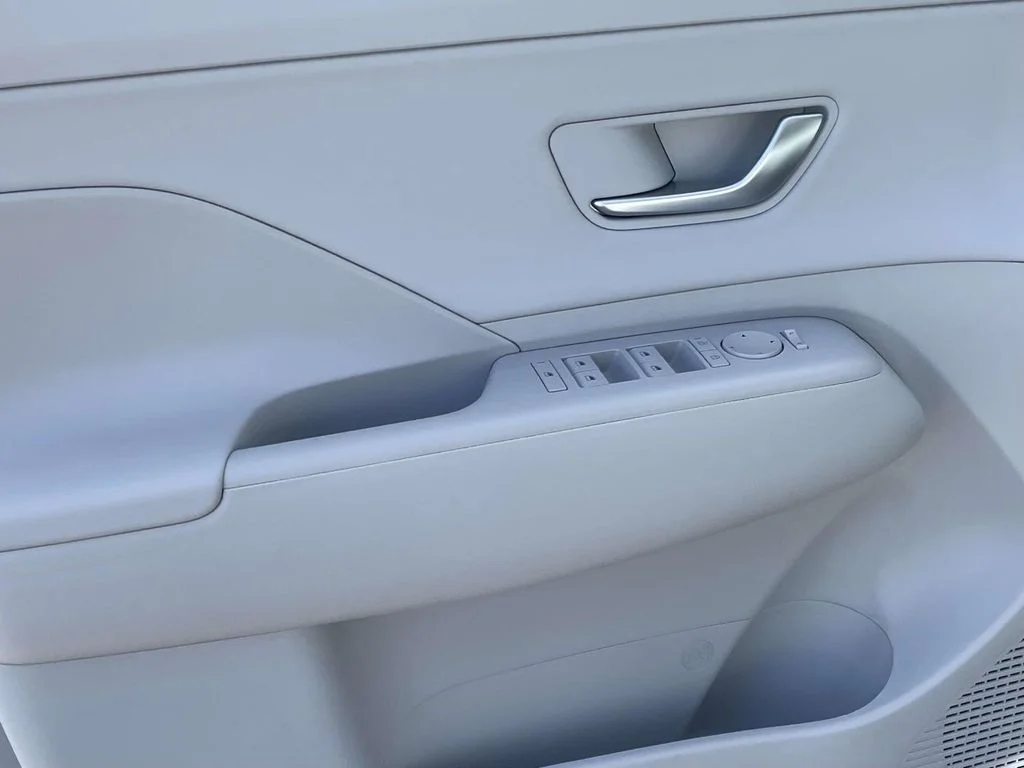 New 2026 White Hyundai SEL Premium image 13