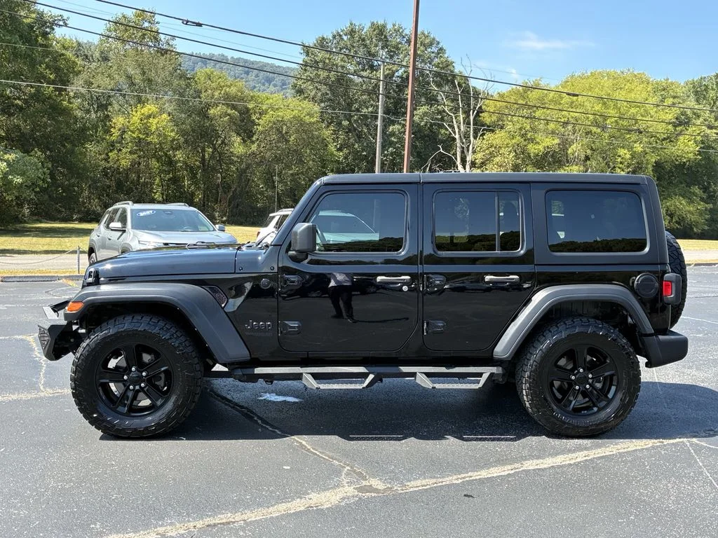 Used 2022 Black Jeep Unlimited Sport Altitude image 6