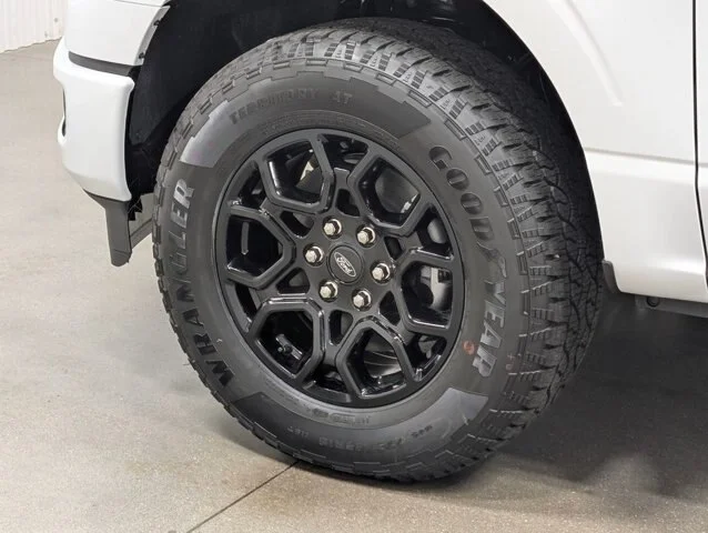 New 2026 Oxford White Ford XLT image 34