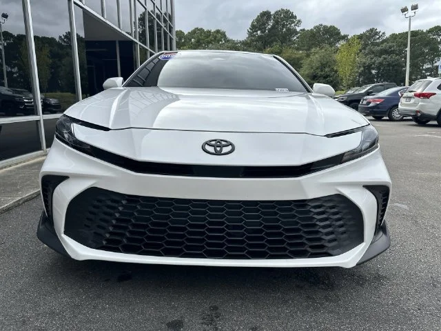 Used 2025 White Toyota SE image 9