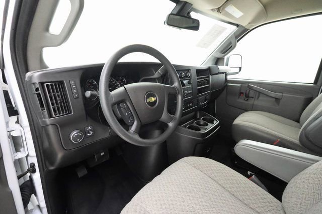 2024 Chevrolet Express Passenger LT - Photo 8
