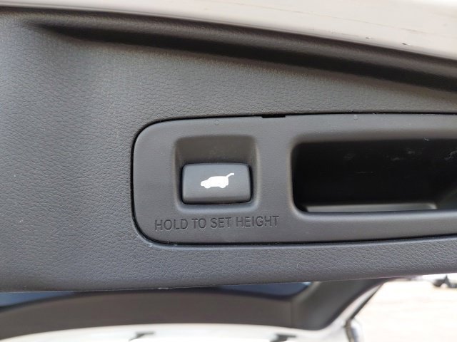 Used 2019 White Honda EX-L image 34