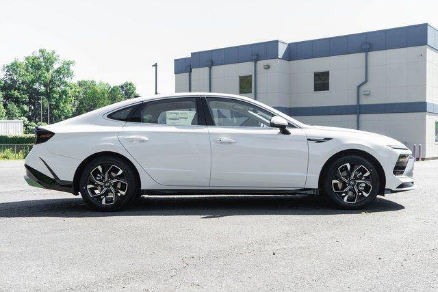 2025 Hyundai Sonata SEL - Photo 9