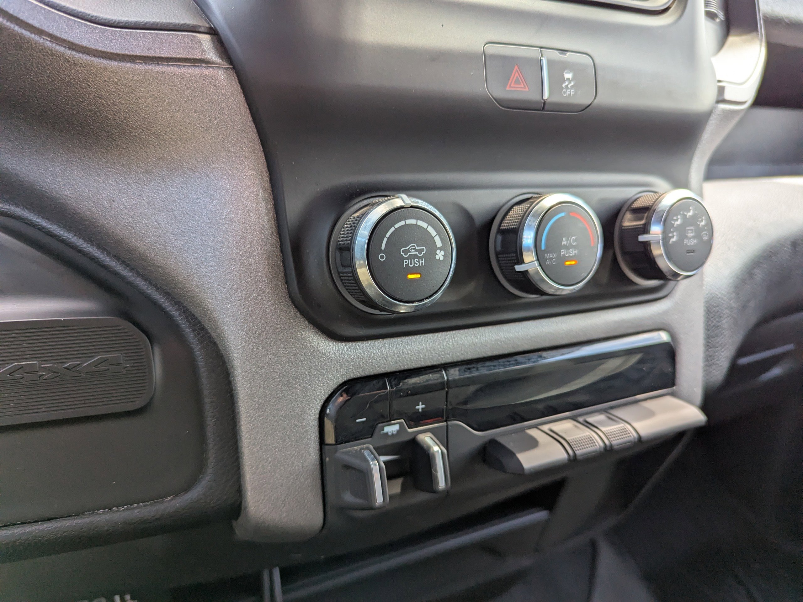 2024 RAM Ram 3500 Pickup Tradesman - Photo 23