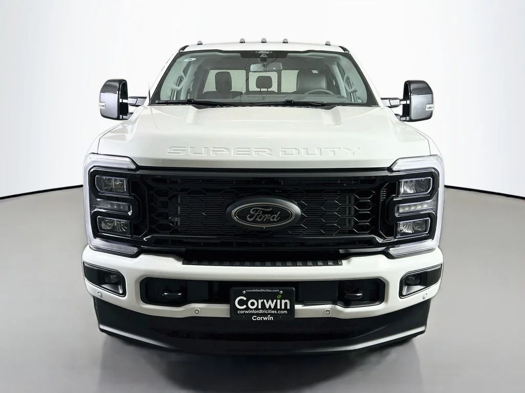 New 2026 Star White Metallic Tri-Coat Ford Lariat image 4