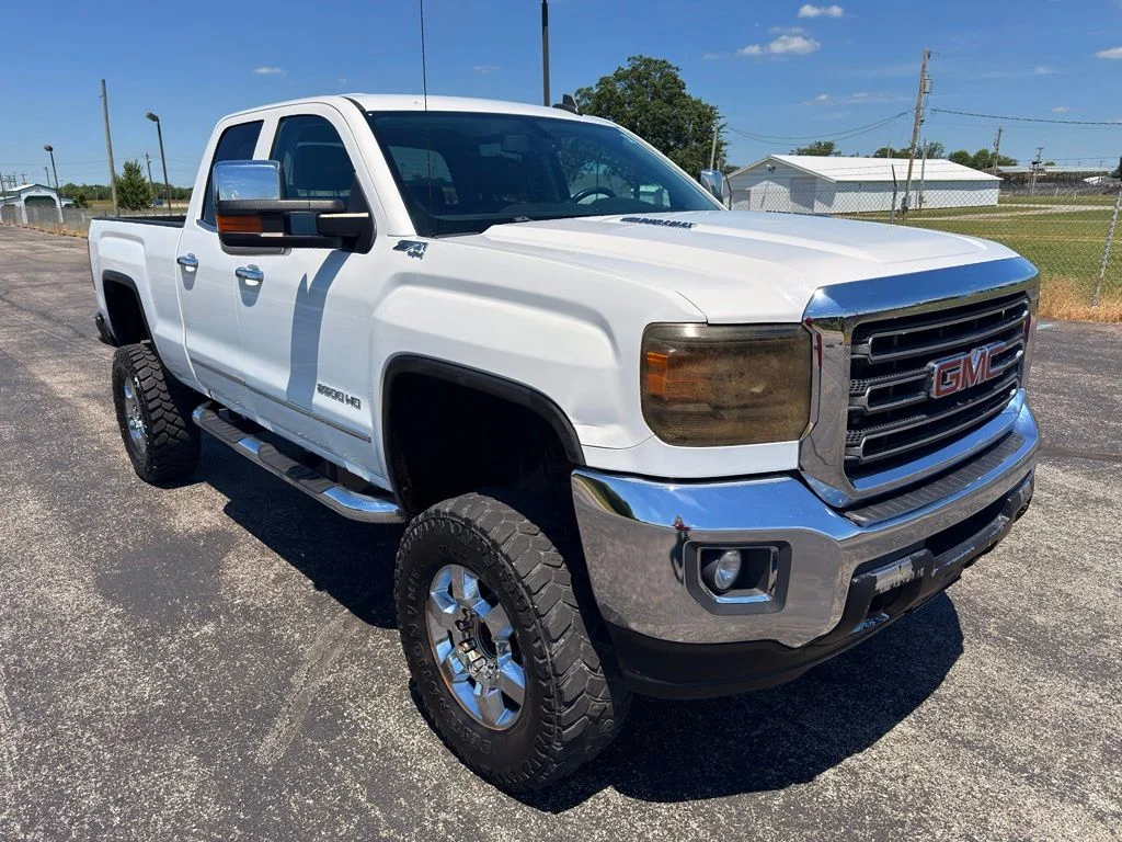 Used 2016 White GMC SLT image 2