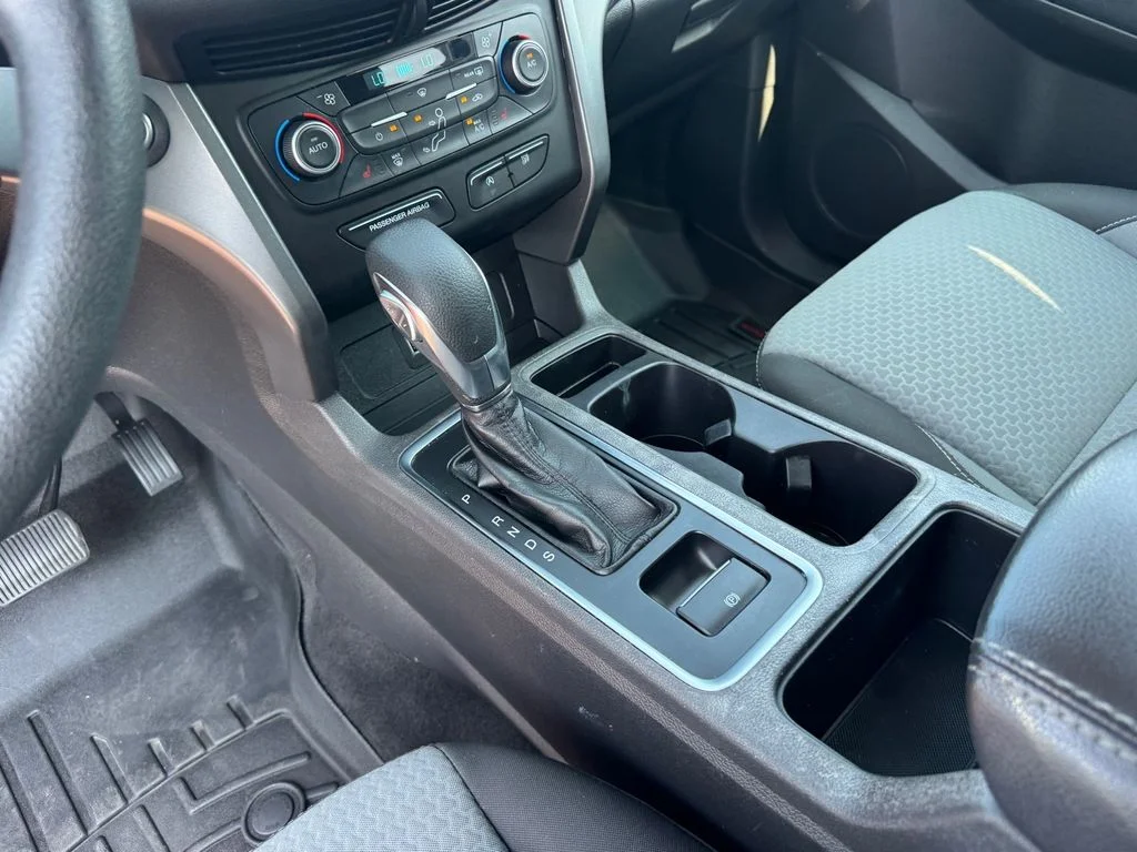 Used 2019 Red Ford SE image 21