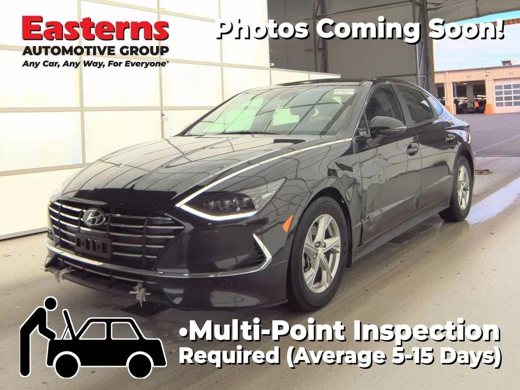 Used 2023 Blue Hyundai SE image 1