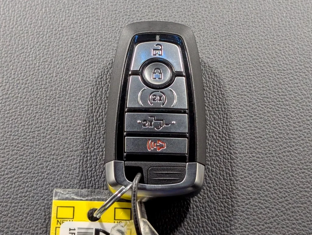 New 2026 Agate Black Metallic Ford XLT image 29