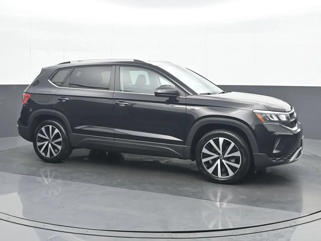 Used 2022 Black Volkswagen 1.5T SE image 8