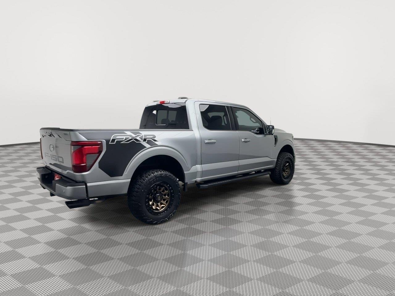 Used 2025 Iconic Silver Ford XLT image 41