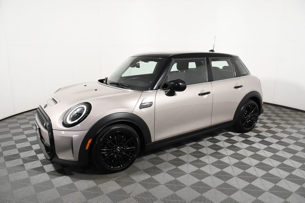 Used 2022 MINI Hardtop 4 Door S with VIN WMW53DK06N2S29731 for sale in Richfield, Minnesota