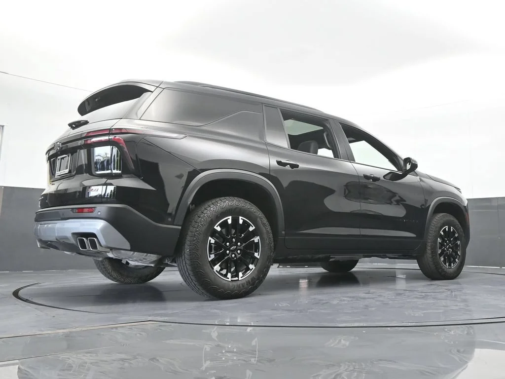 Used 2025 Mosaic Black Metallic Chevrolet Z71 image 87