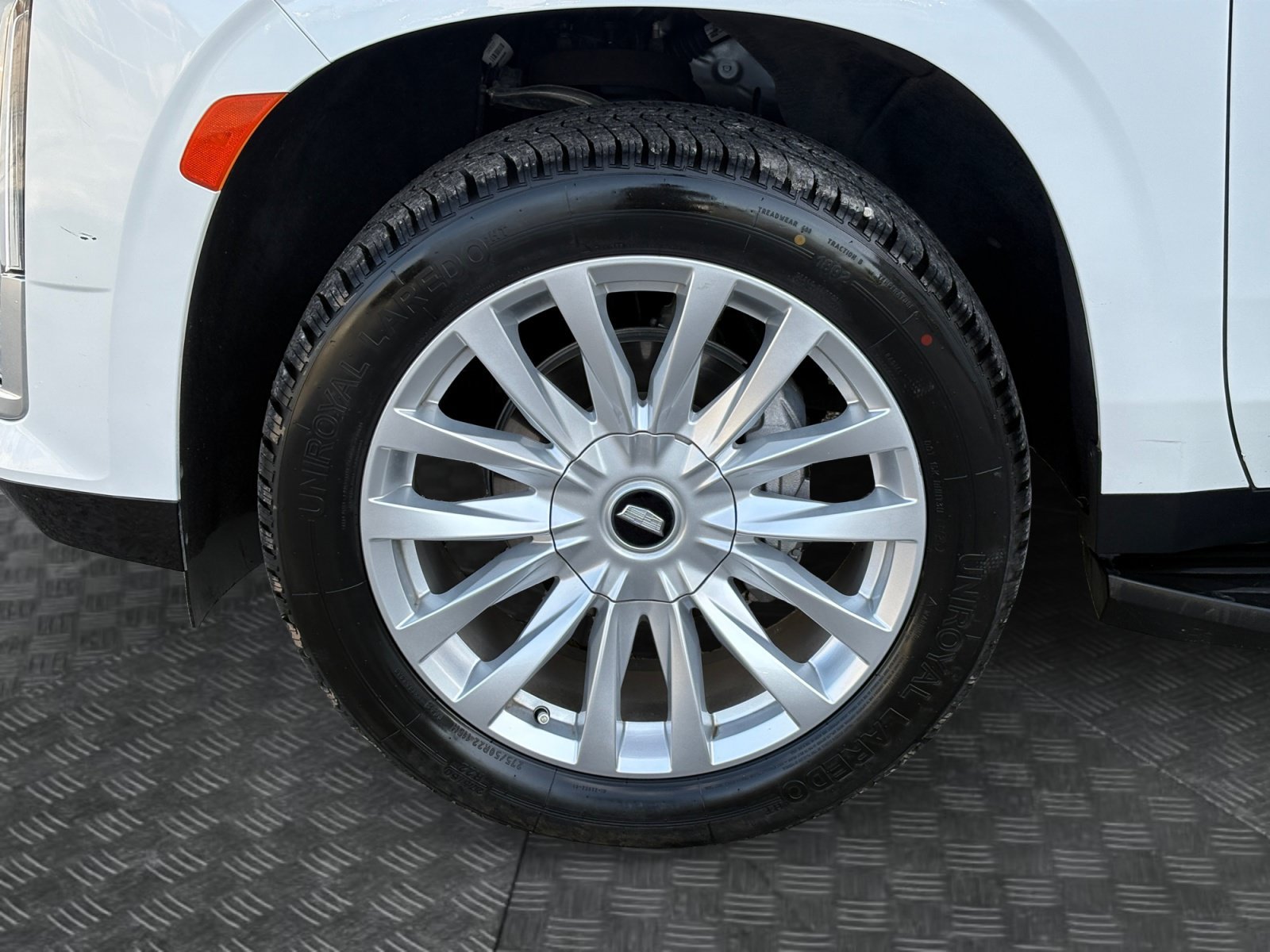 Used 2024 White Cadillac Luxury image 9
