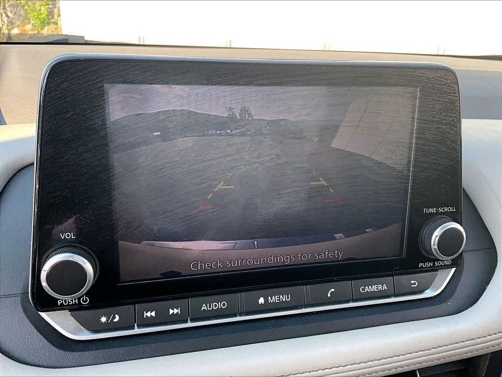 Used 2023 Pearl White Tricoat Nissan SV image 19