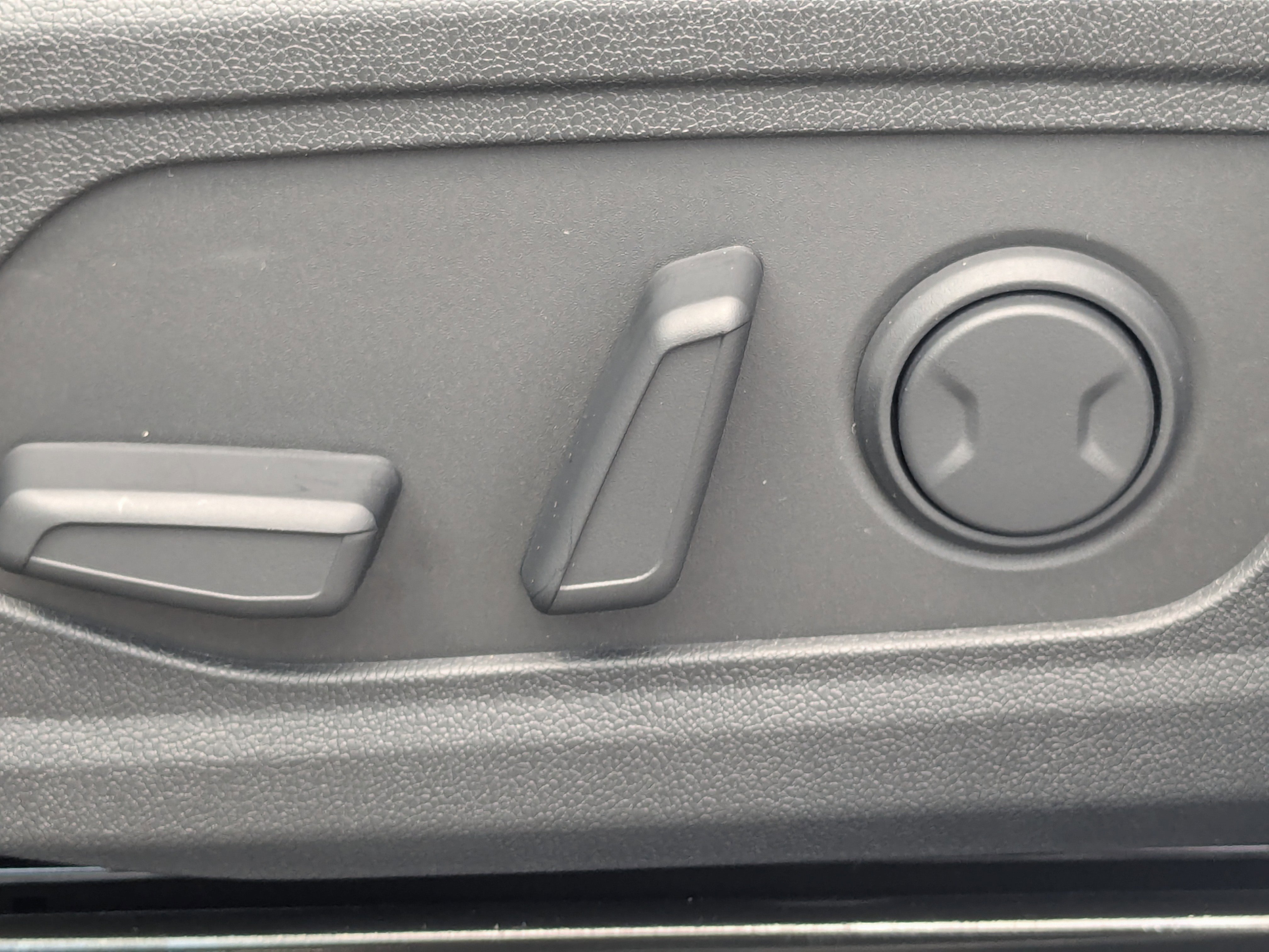 New 2026 Glacial White Pearl Kia S image 24