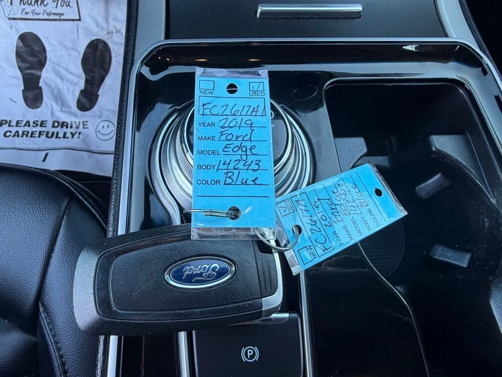 Used 2019 Green Ford SEL image 24