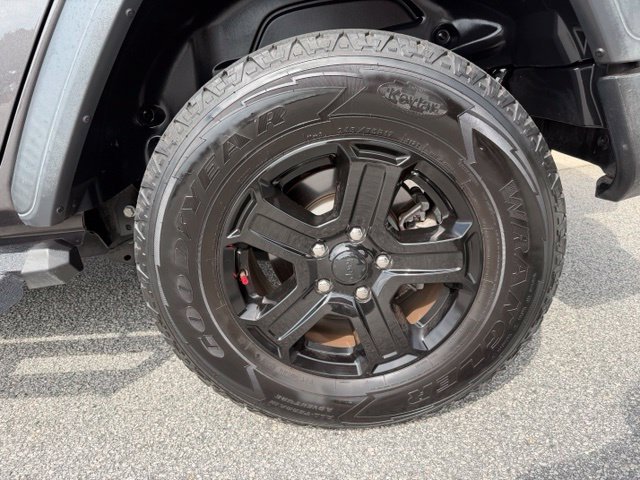 Certified Used 2020 Granite Crystal Clearcoat Metallic Jeep Unlimited Sport S image 9