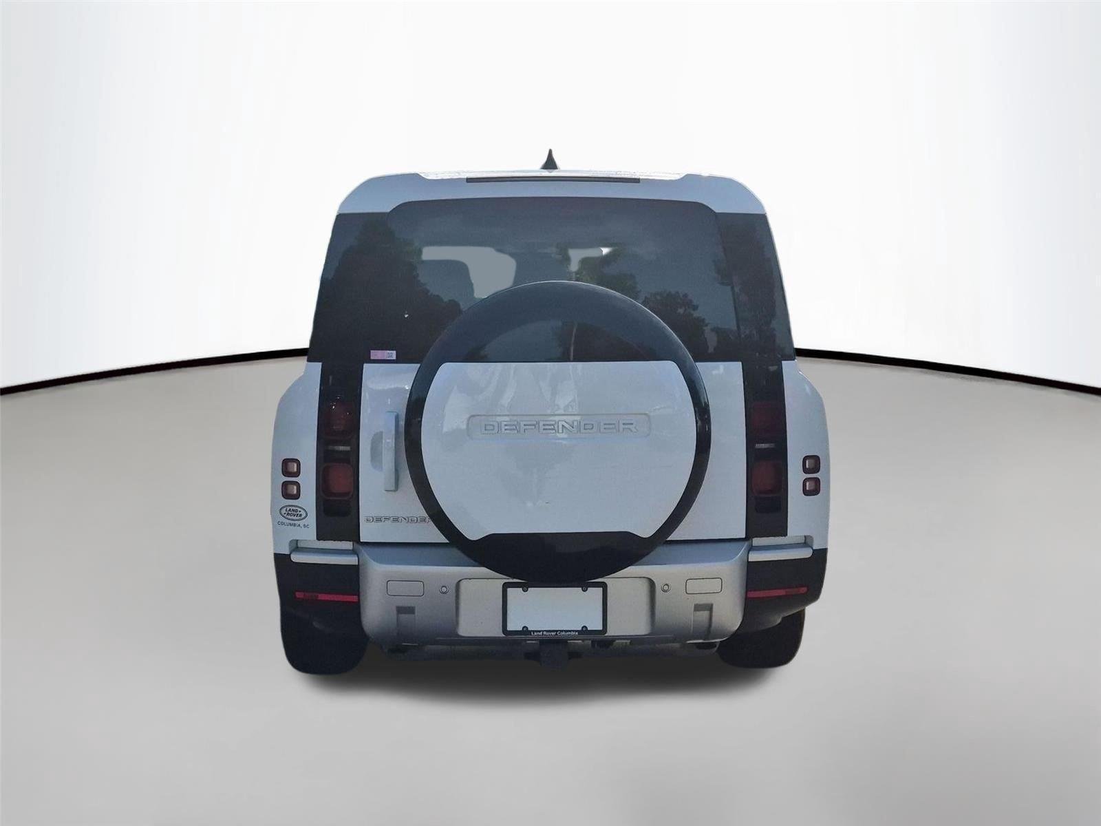 Used 2024 Fuji White Land Rover S image 4