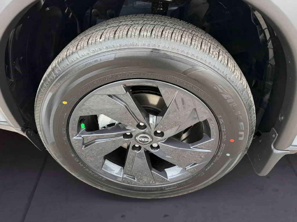 New 2027 Gray Nissan SV image 9
