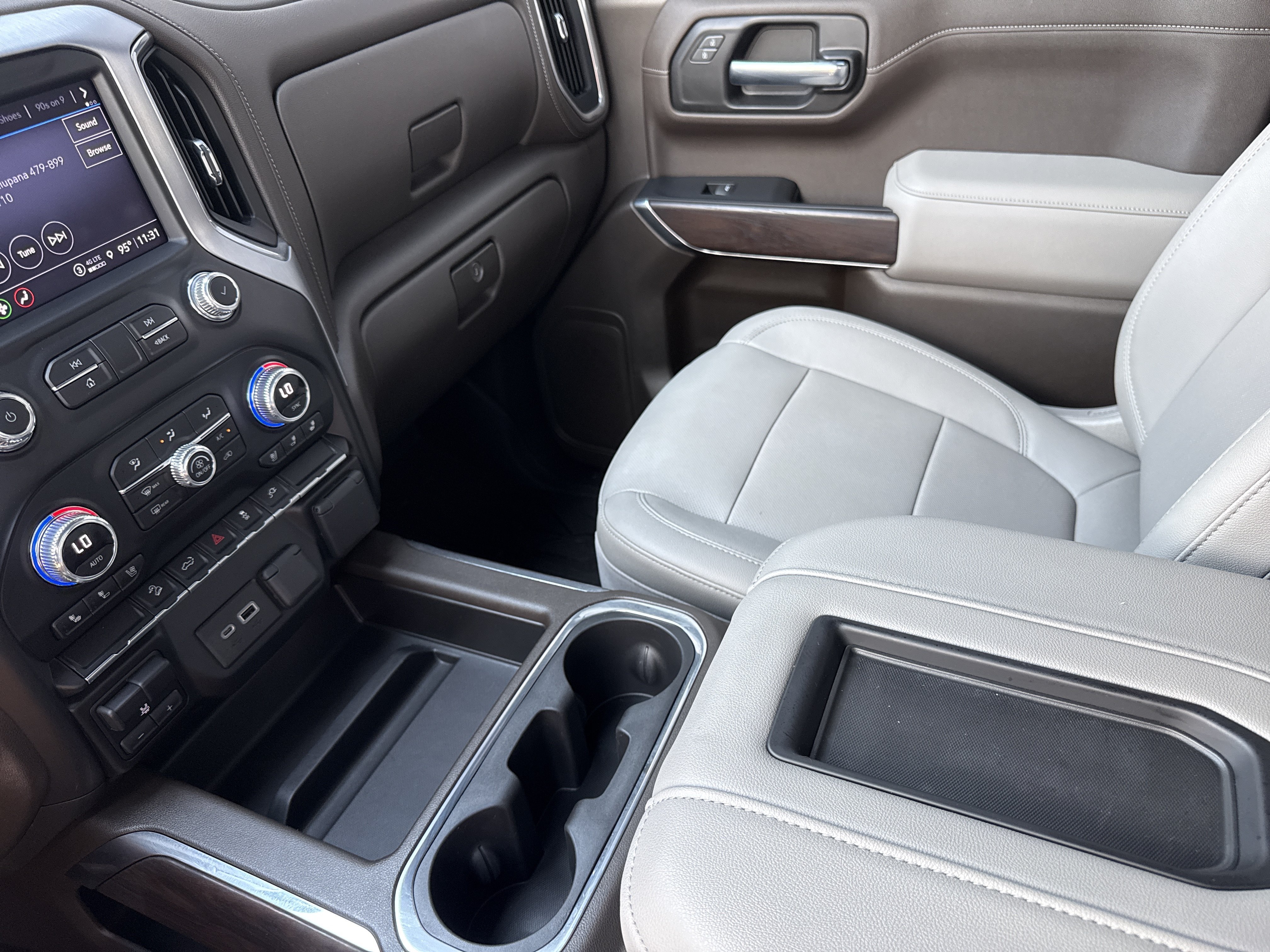 Used 2022 Dark Sky Metallic GMC SLT 4WD image 22