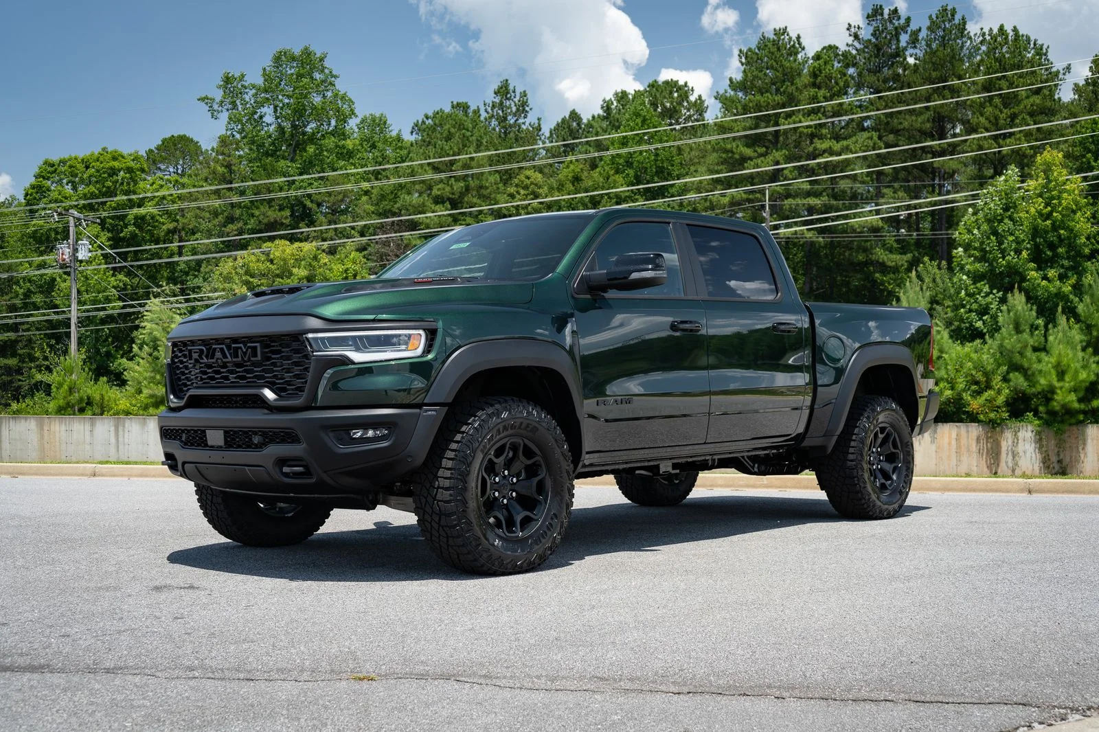 New 2026 Serrano-Green Metallic Exterior Paint RAM RHO image 9
