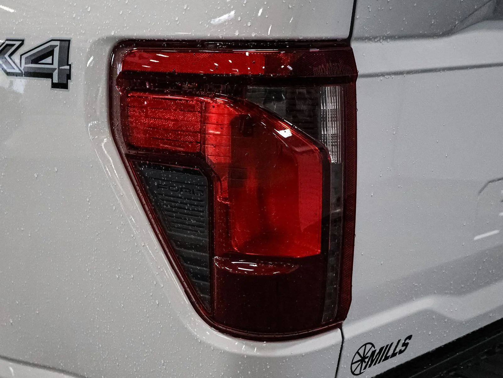 New 2026 Oxford White Ford XLT image 15