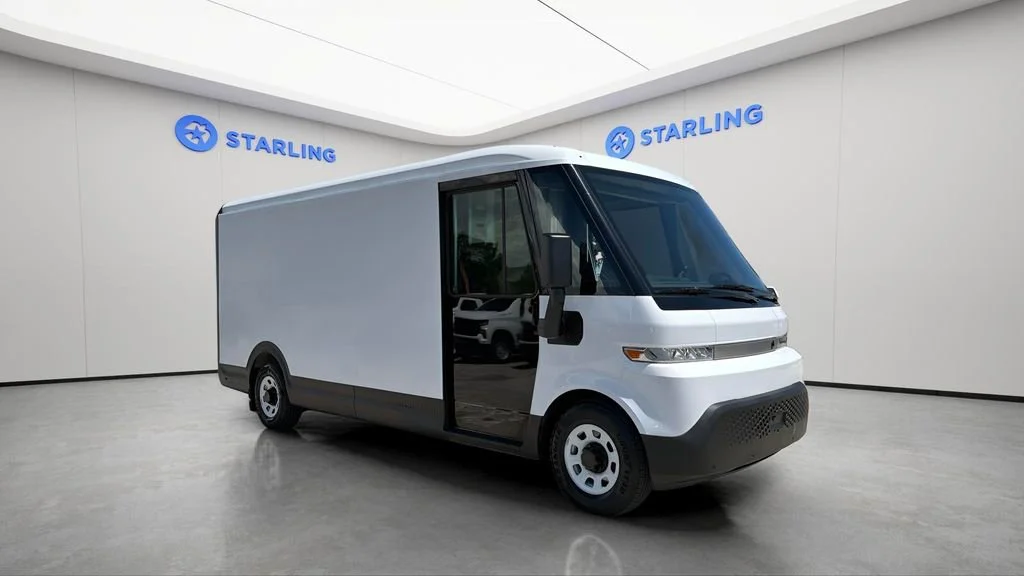 Used 2024 Oyster White BrightDrop EJY image 13