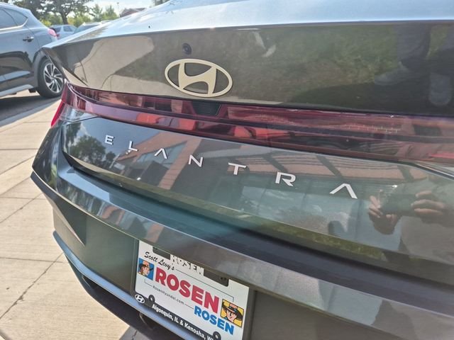 Used 2024 Gray Hyundai SEL image 27