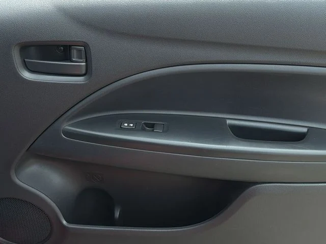 Used 2024  Mitsubishi ES image 34