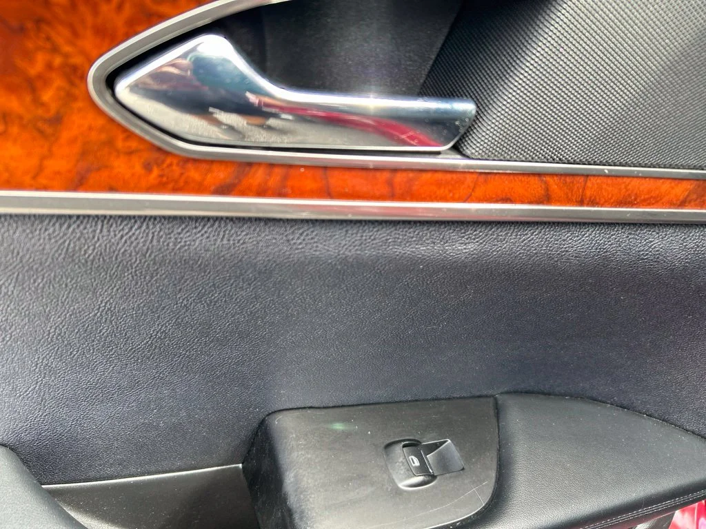 Used 2016 Red Lincoln Select image 26